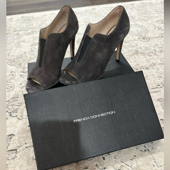 French Connection Women's Charcoal Peep Toe Booties, GREAT condition - Picture 2 of 6